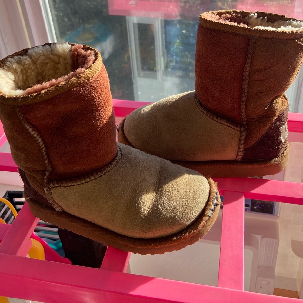 UGG Color Block Toddler Boots size 11